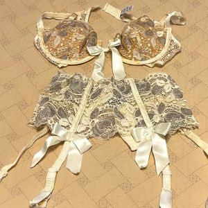 Vintage, Sexy Ravage Lace Bra and Garter Set, Made in France